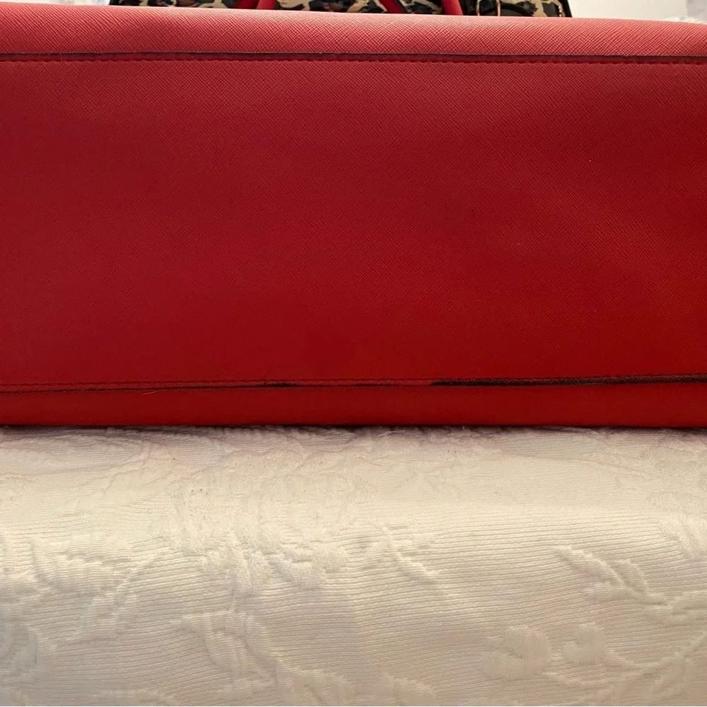 Elegant Red Tote Bag - Picture 6 of 8